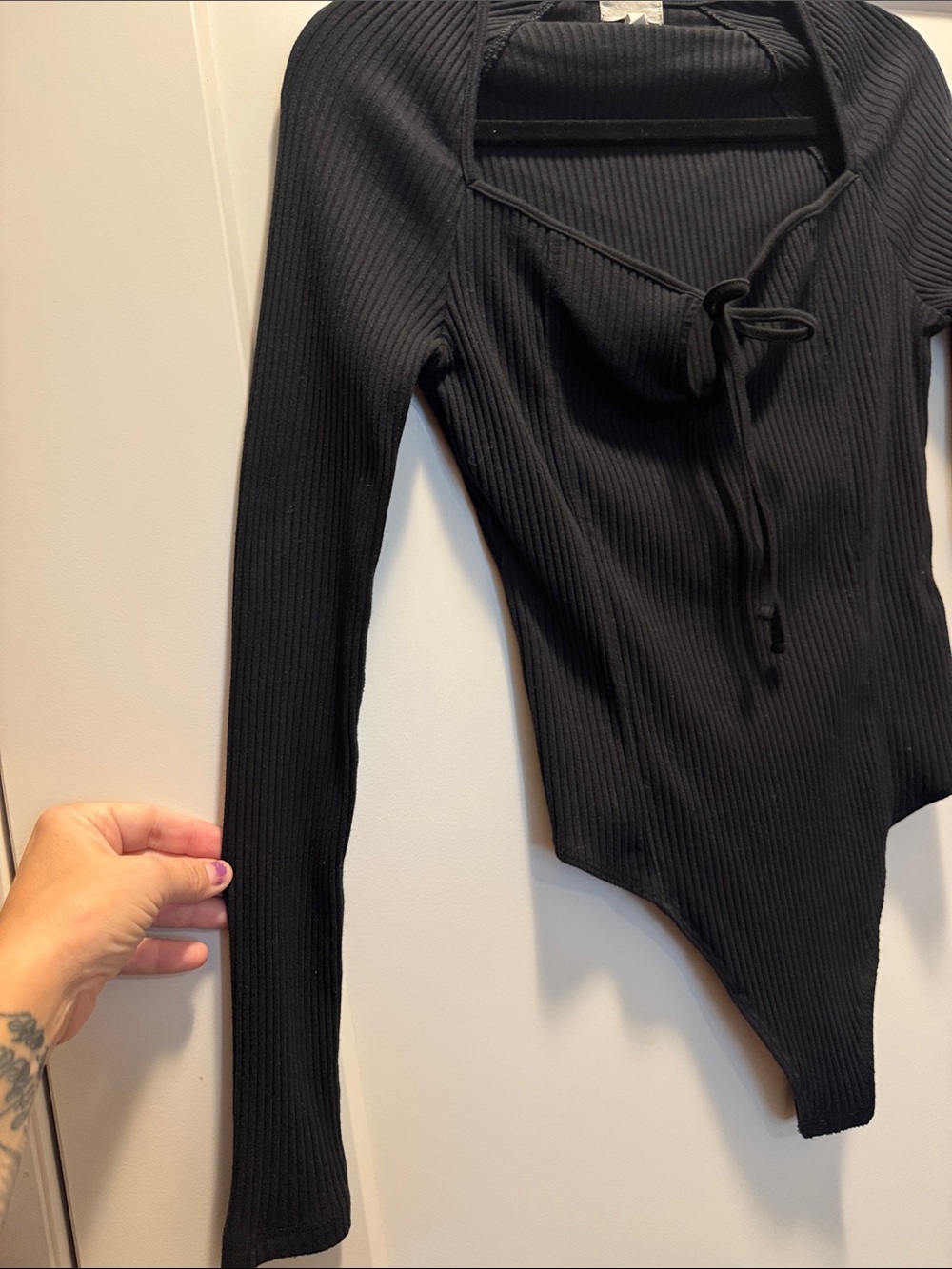🆕 aerie Black Ribbed Tie-Front Long Sleeve Thong Snap Bodysuit. L. NWOT!🔥🖤 - Picture 3 of 5